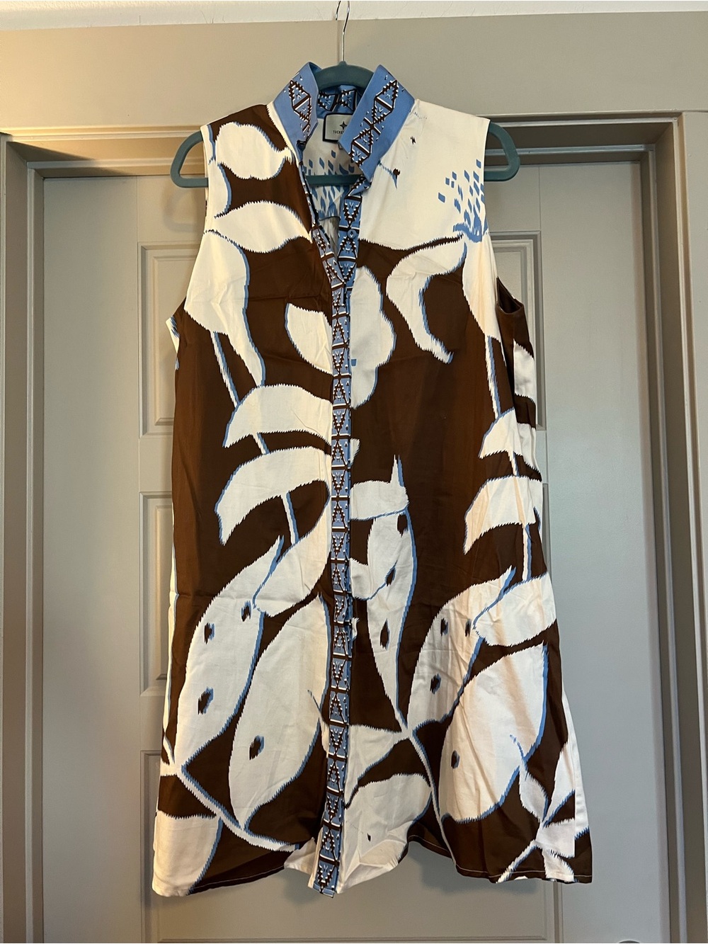 Tuckernuck Brown and White Sleeveless Floral Shift Dress with Blue Trim